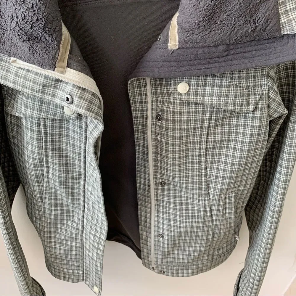 Women’s The Northface Jacket Sz S/P gray plaid - Picture 3 of 6